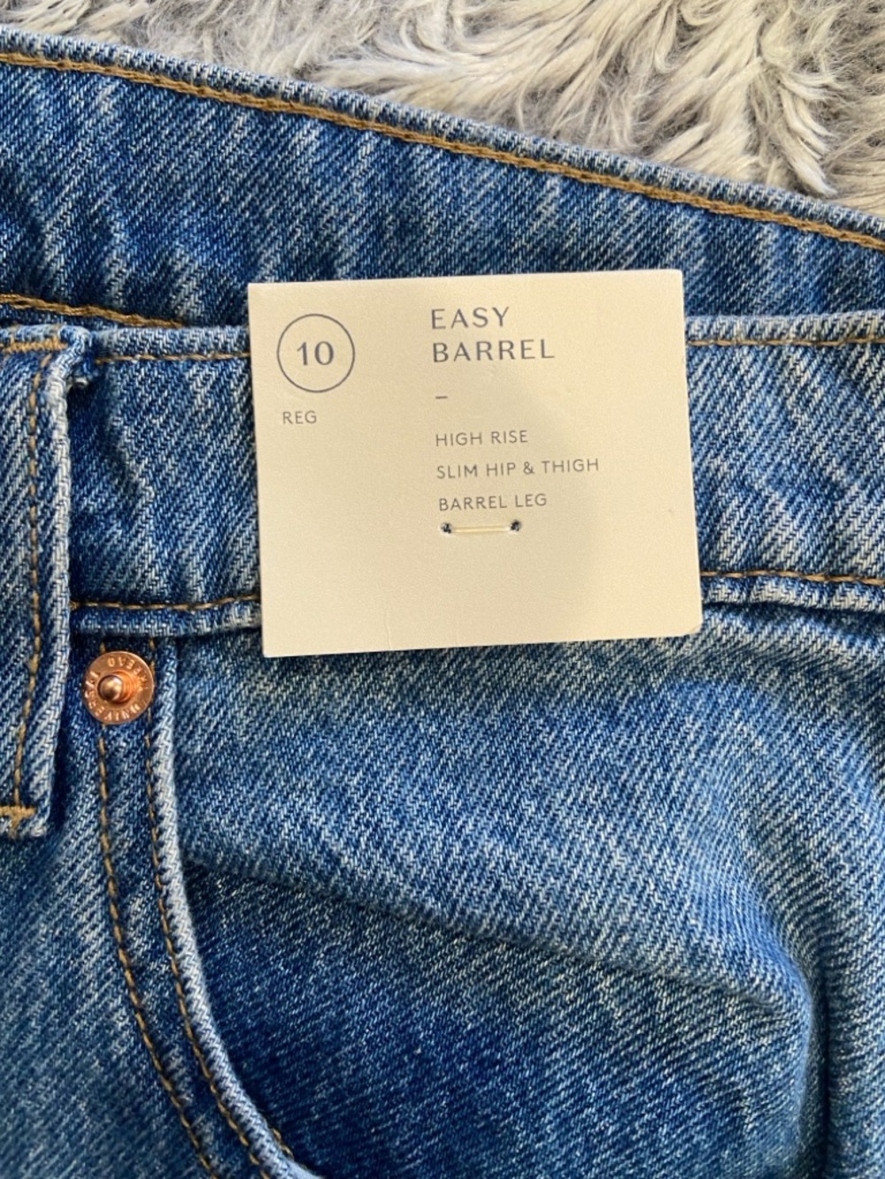 Universal Thread High Rise Blue Mom Jeans - Picture 9 of 10